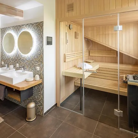 Stille X Weite - Hochwertige Mit See-panorama Apartment Kronburg